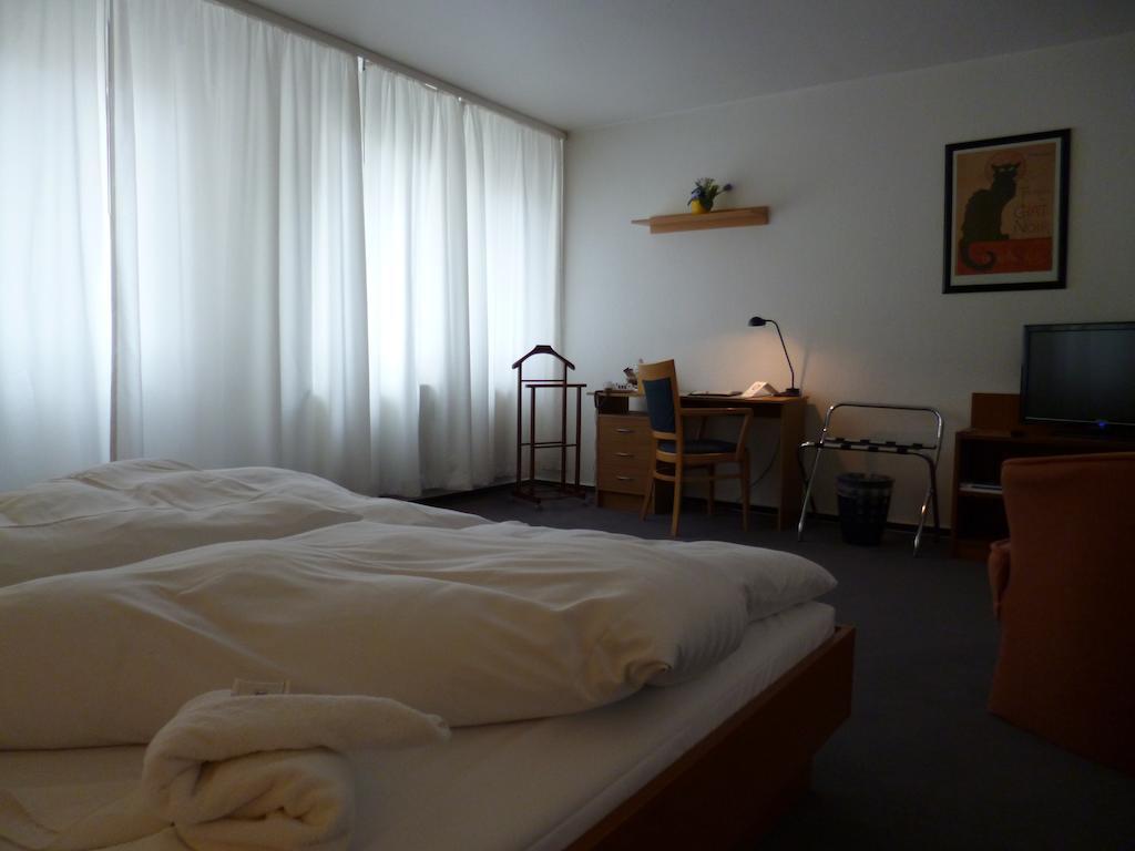 מינדן Hotel Restaurant Marbella מראה חיצוני תמונה