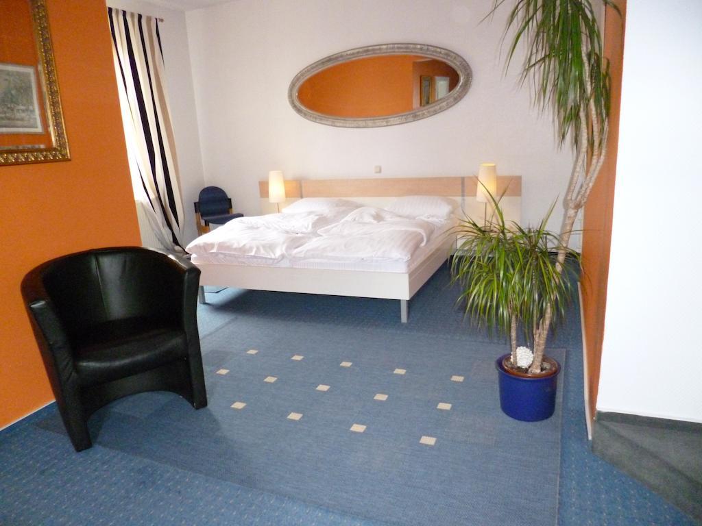 מינדן Hotel Restaurant Marbella חדר תמונה